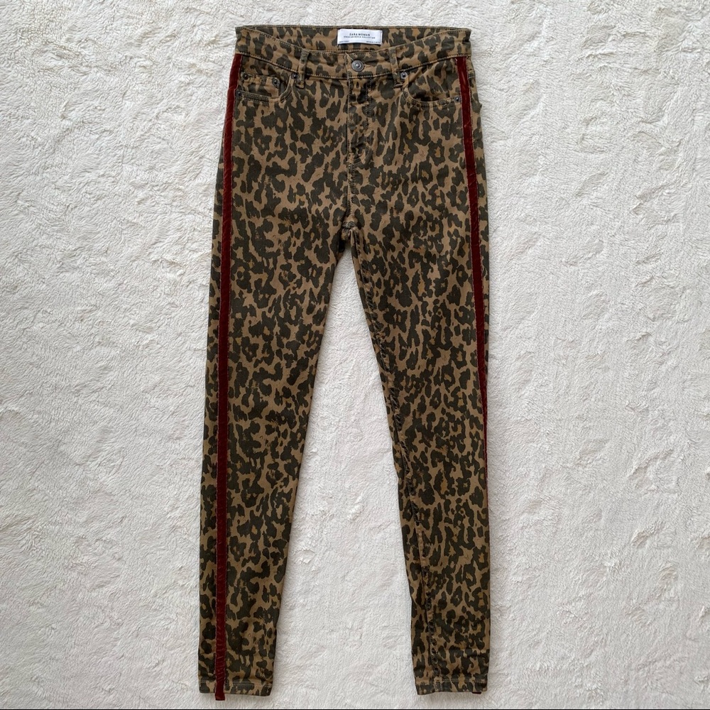 Zara woman high rise leopard animal print red velvet trim skinny jeans 2 - Picture 2 of 12